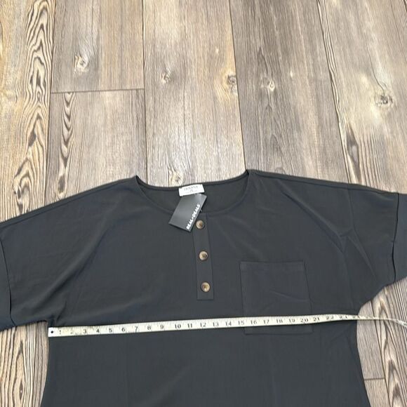 Zenana Gray Top with accent buttons - Picture 3 of 5